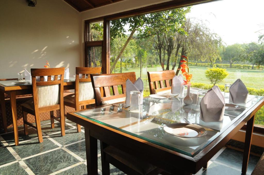 Naturoville Ayurvedic And Yoga Retreat Hotell Rishīkesh Exteriör bild