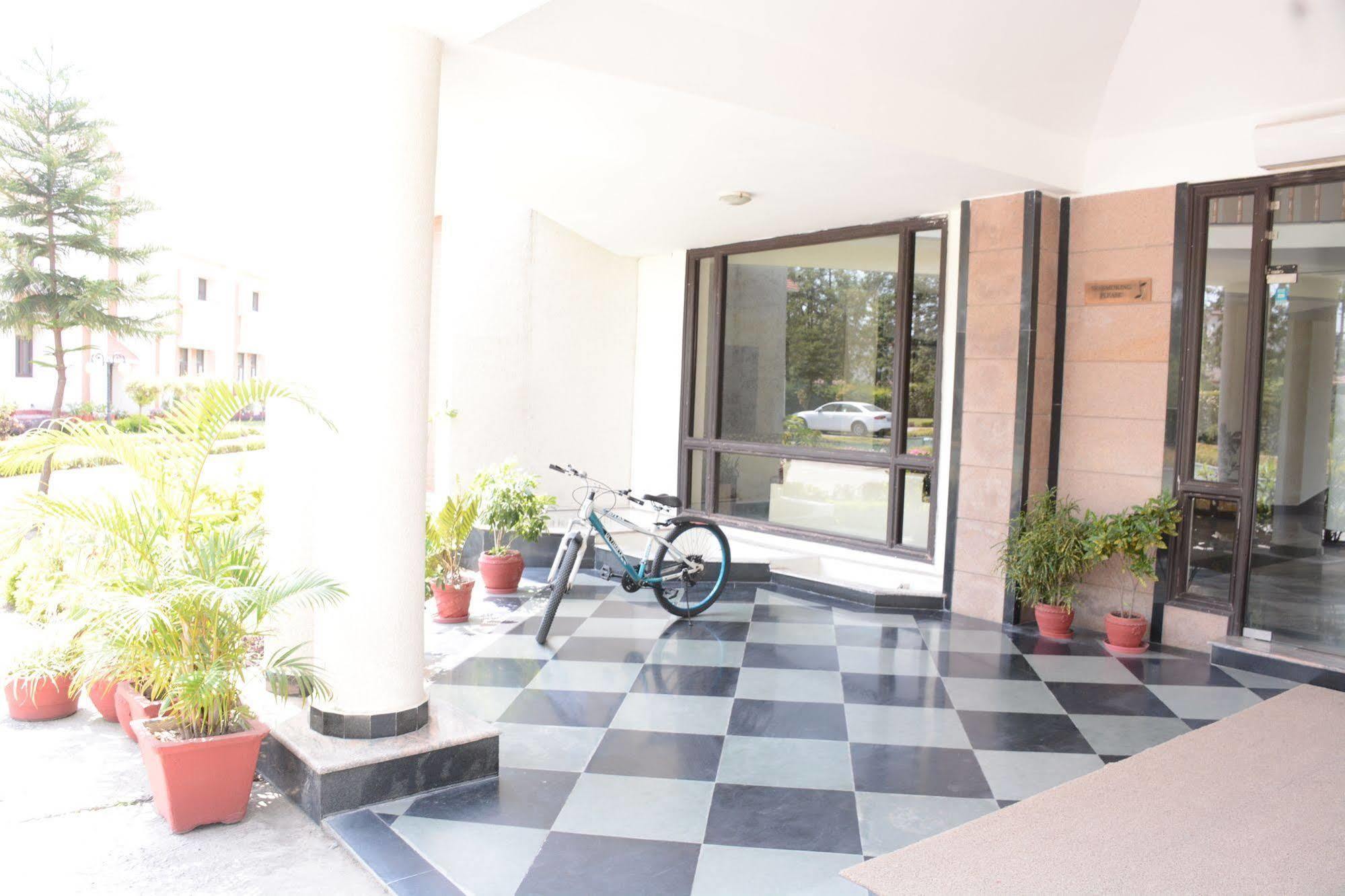 Naturoville Ayurvedic And Yoga Retreat Hotell Rishīkesh Exteriör bild
