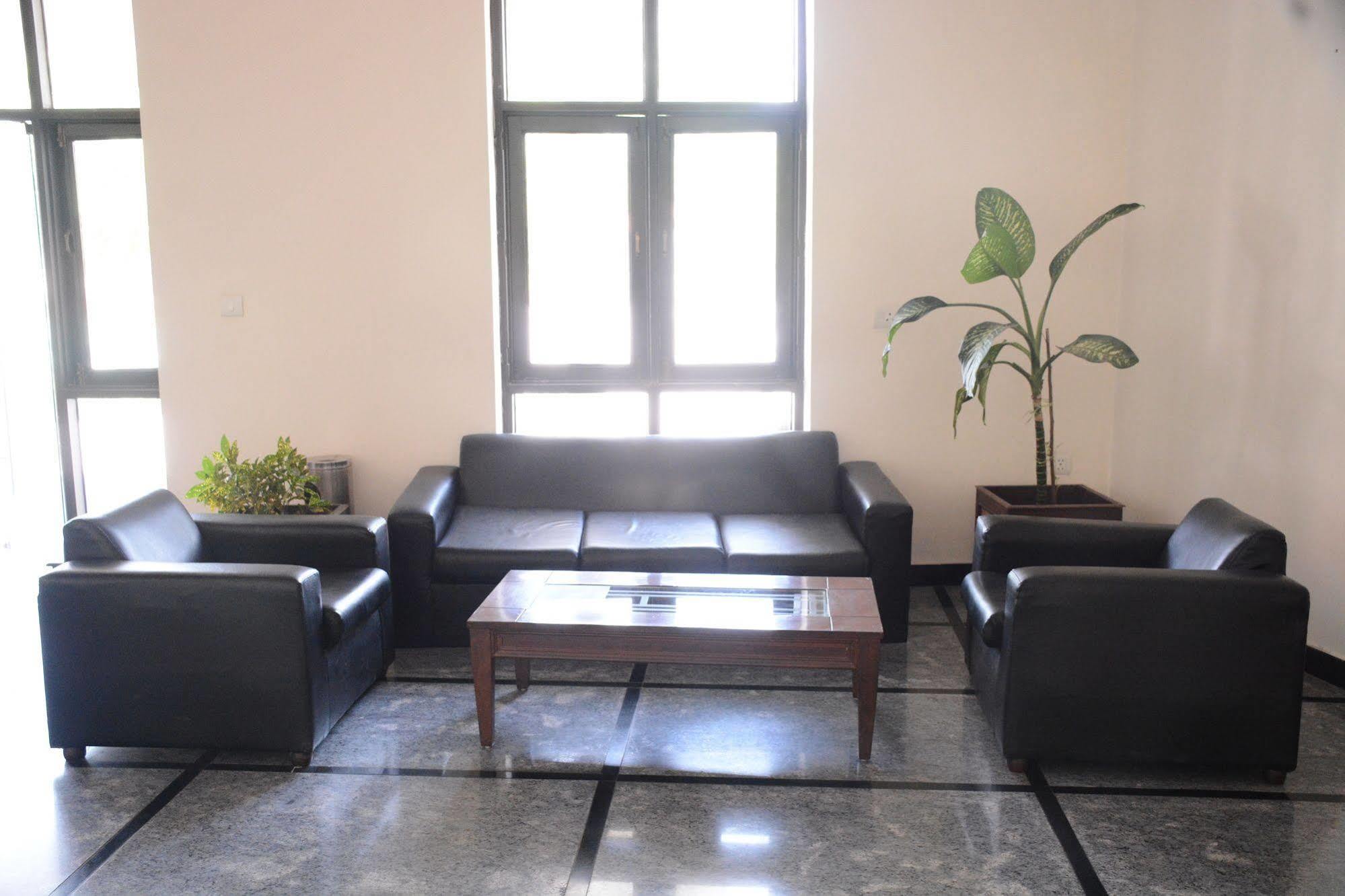 Naturoville Ayurvedic And Yoga Retreat Hotell Rishīkesh Exteriör bild