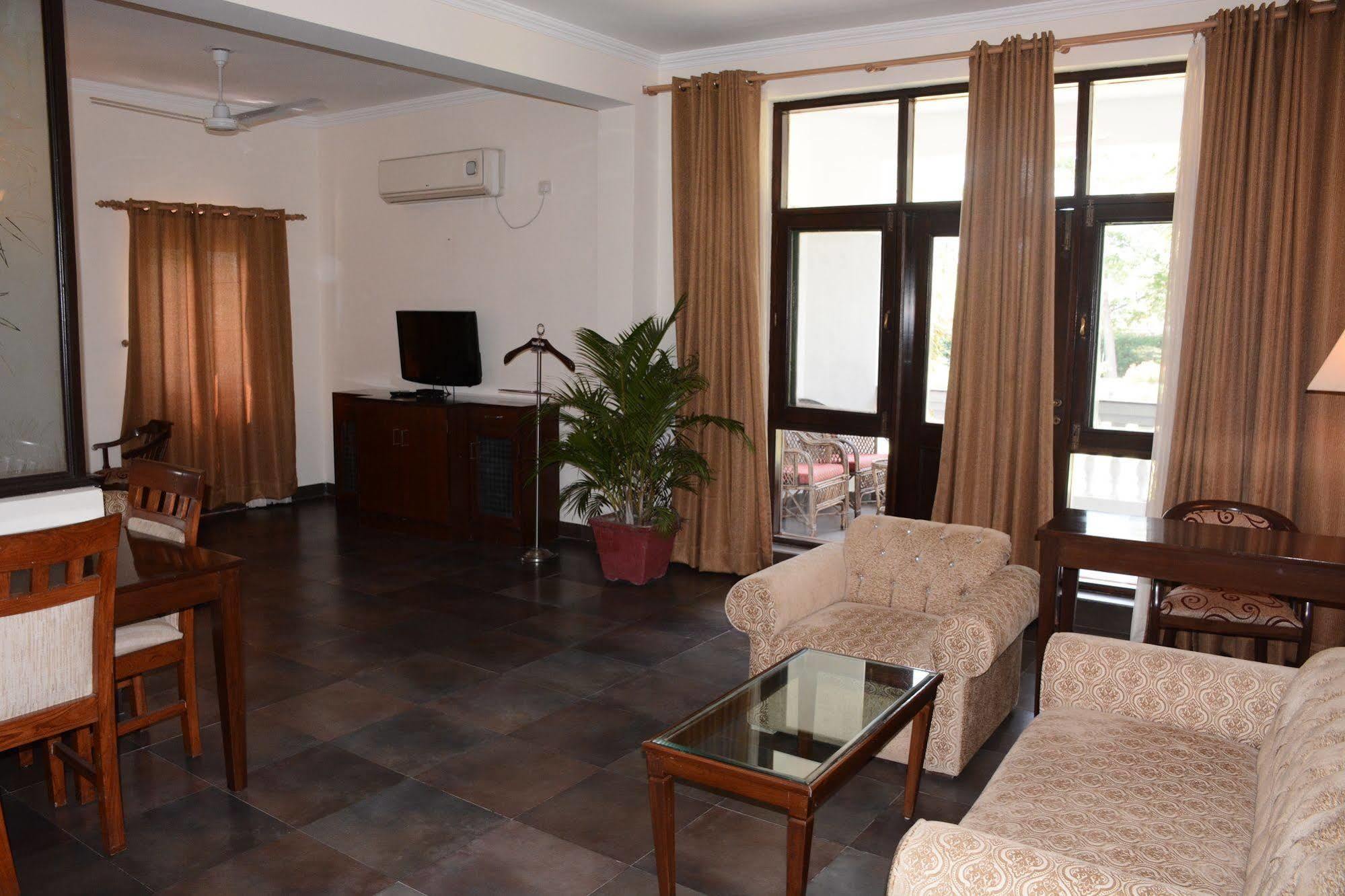 Naturoville Ayurvedic And Yoga Retreat Hotell Rishīkesh Exteriör bild