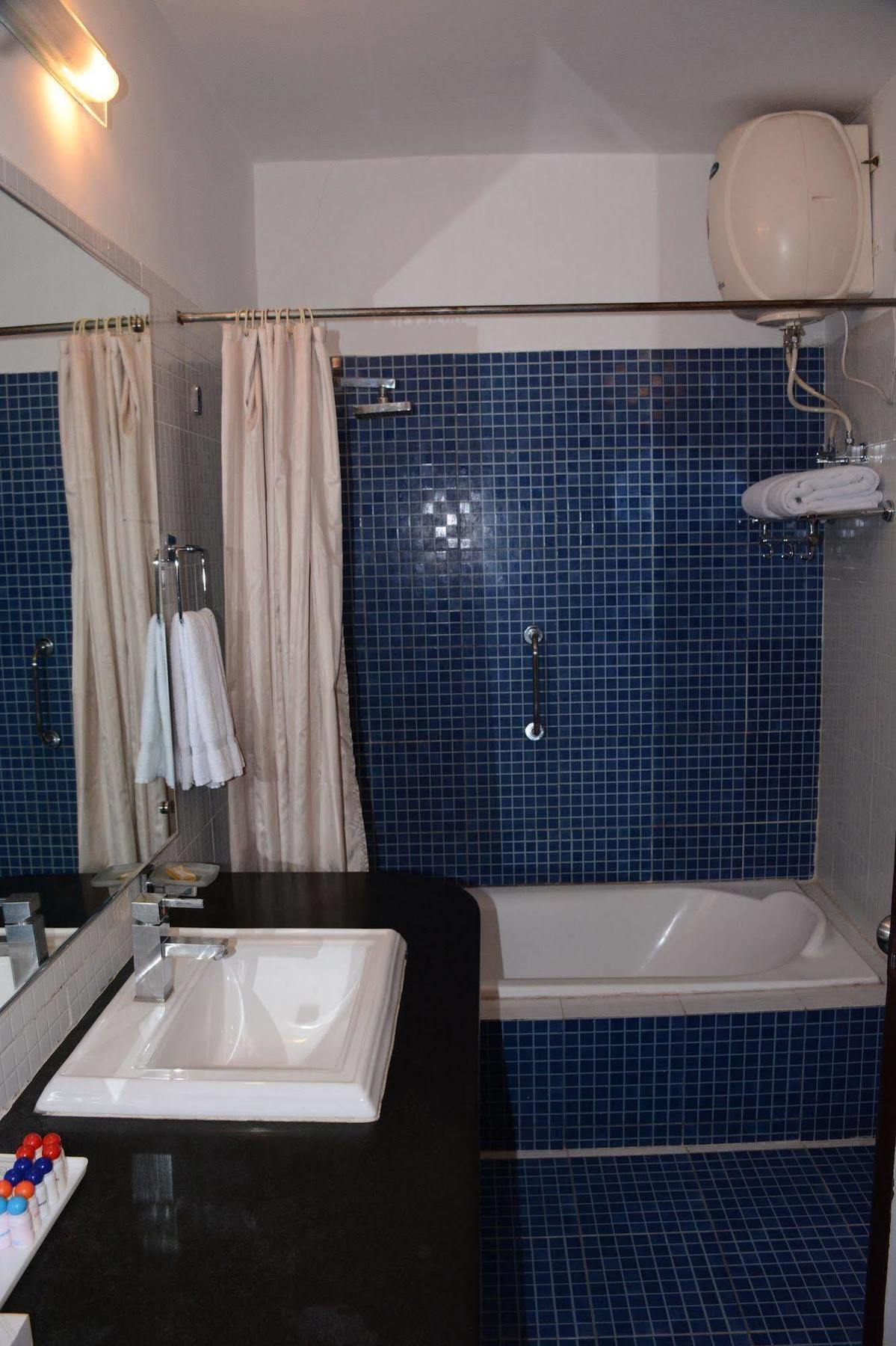 Naturoville Ayurvedic And Yoga Retreat Hotell Rishīkesh Exteriör bild