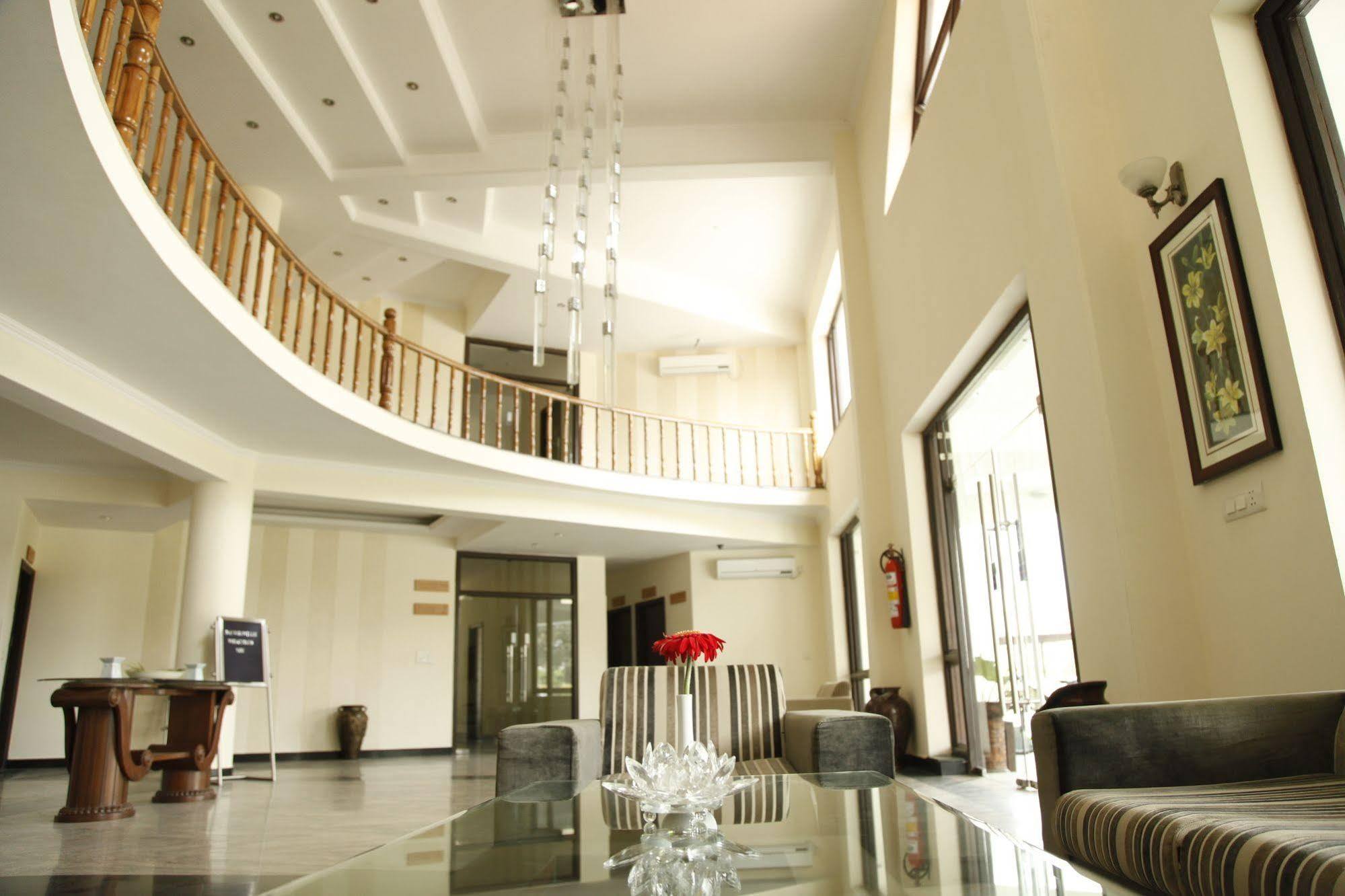 Naturoville Ayurvedic And Yoga Retreat Hotell Rishīkesh Exteriör bild