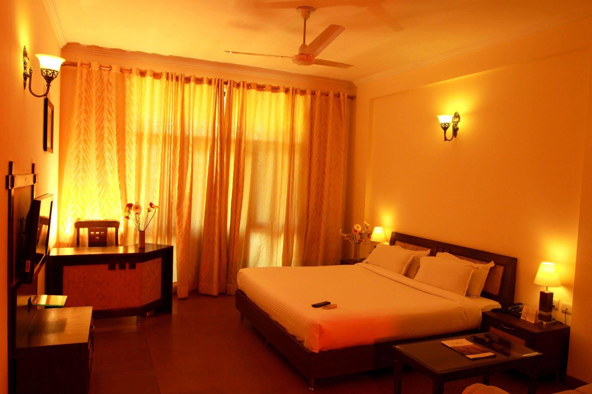Naturoville Ayurvedic And Yoga Retreat Hotell Rishīkesh Exteriör bild