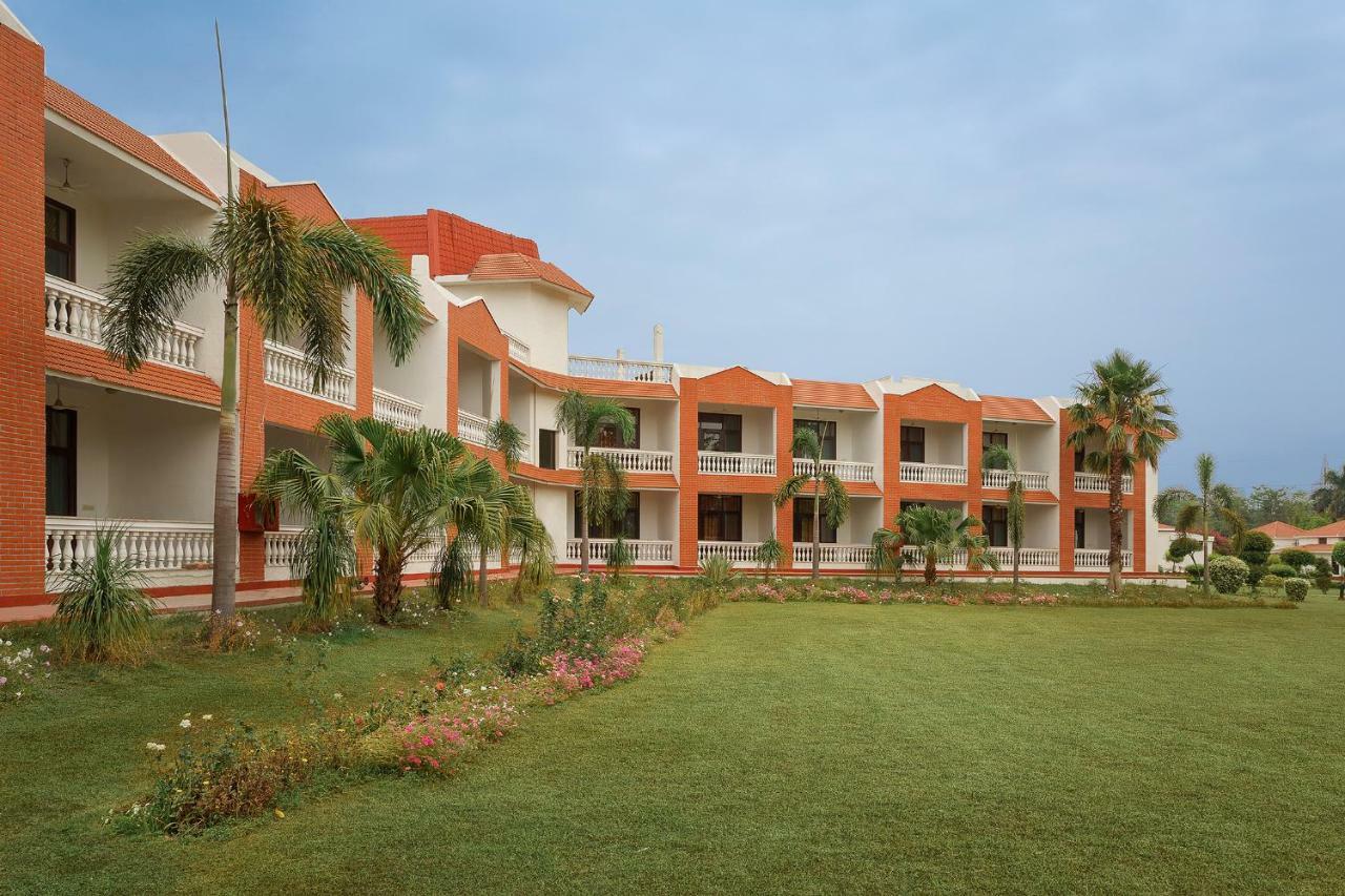 Naturoville Ayurvedic And Yoga Retreat Hotell Rishīkesh Exteriör bild