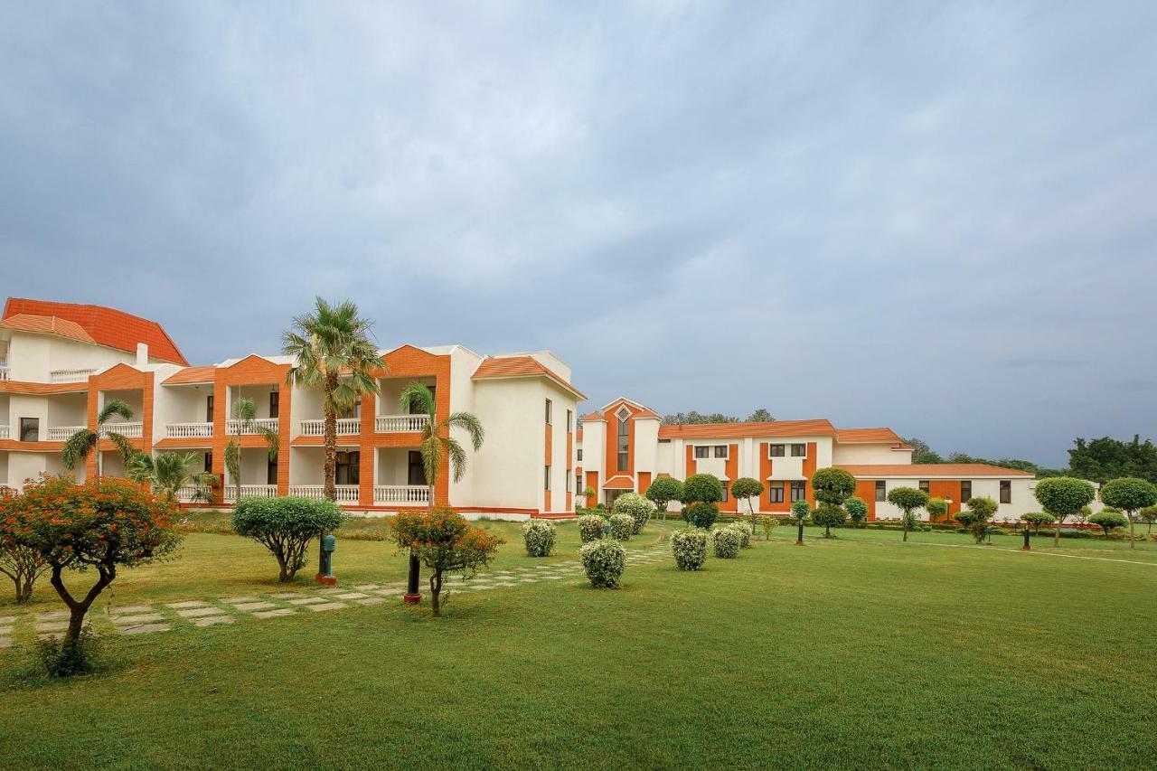 Naturoville Ayurvedic And Yoga Retreat Hotell Rishīkesh Exteriör bild